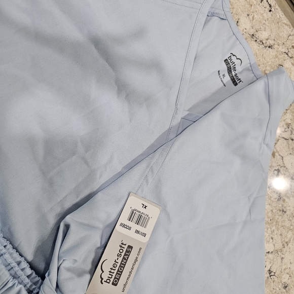 Uniform - Picture 3 of 4